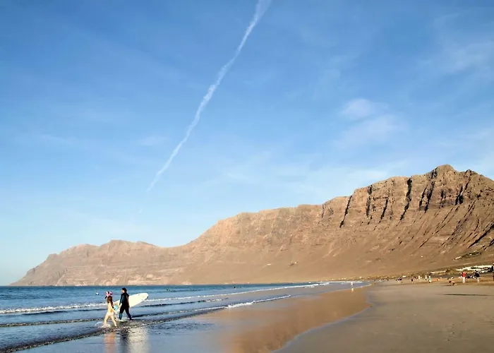 Canaryislandshost L Surf Lanzarote *