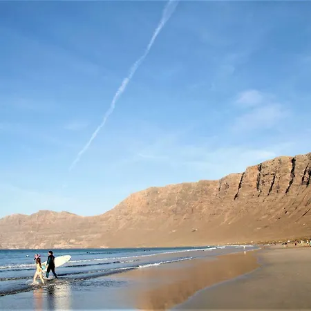 Canaryislandshost L Surf Lanzarote *