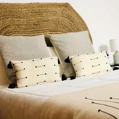 Canaryislandshost L Surf Lanzarote Famara