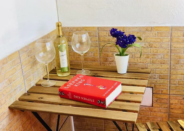 Canaryislandshost L Surf Lanzarote Famara