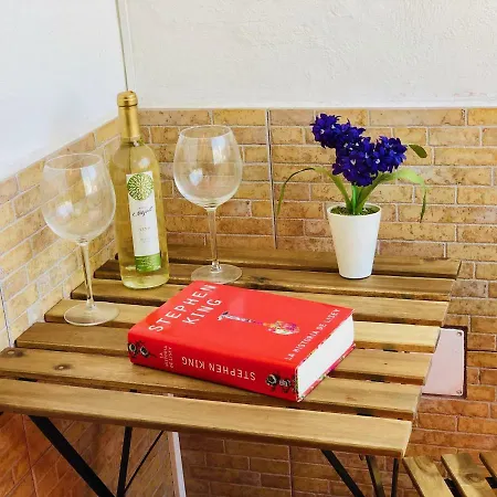 Canaryislandshost L Surf Lanzarote Фамара